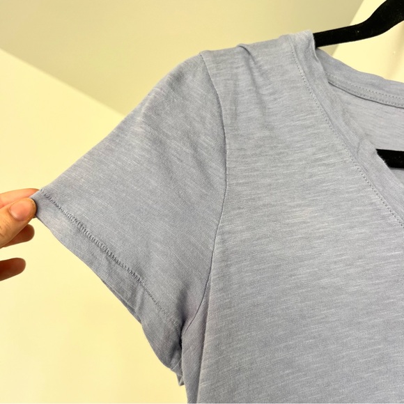 Madewell 100% cotton V-Neck Tee - Picture 4 of 6